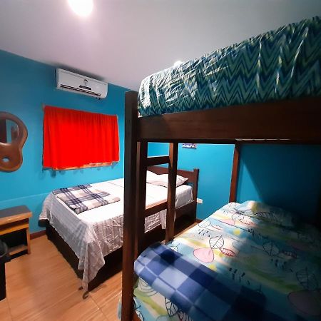 Coral Reef Surf Hostel And Camp Tamarindo Kültér fotó