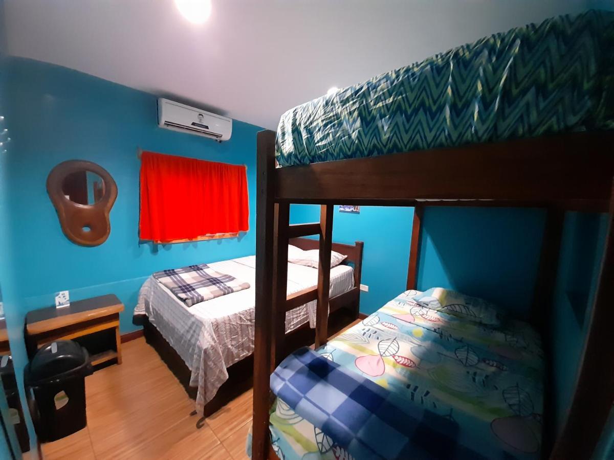 Coral Reef Surf Hostel And Camp Tamarindo Kültér fotó