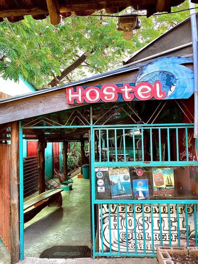 Coral Reef Surf Hostel And Camp Tamarindo Kültér fotó
