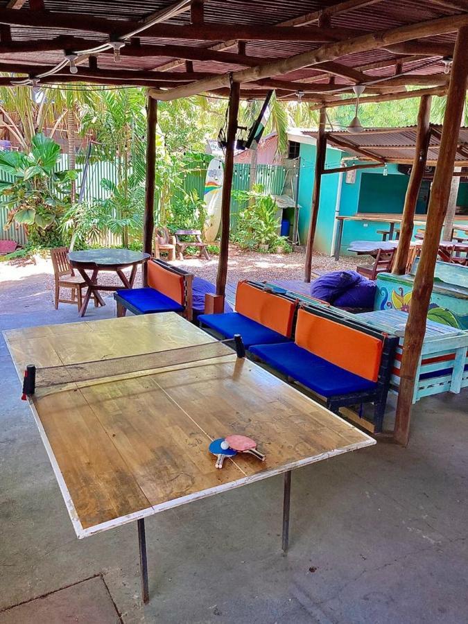 Coral Reef Surf Hostel And Camp Tamarindo Kültér fotó
