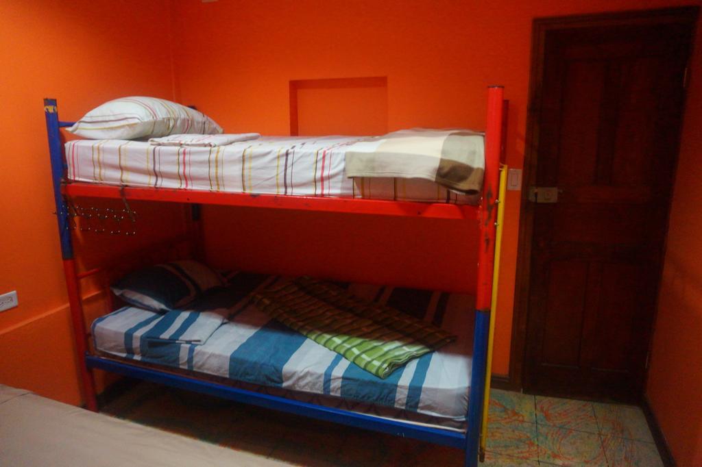 Coral Reef Surf Hostel And Camp Tamarindo Kültér fotó