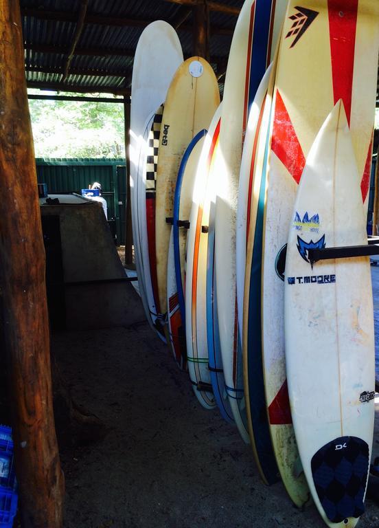 Coral Reef Surf Hostel And Camp Tamarindo Kültér fotó